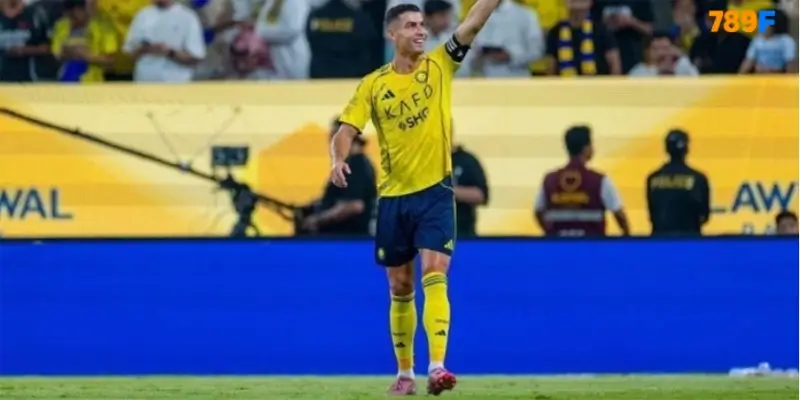 Al Nassr ăn mừng chiến thắng nhờ màn trình diễn xuất sắc của Ronaldo trên sân Al Nassr ăn mừng chiến thắng nhờ màn trình diễn xuất sắc của Ronaldo trên sân