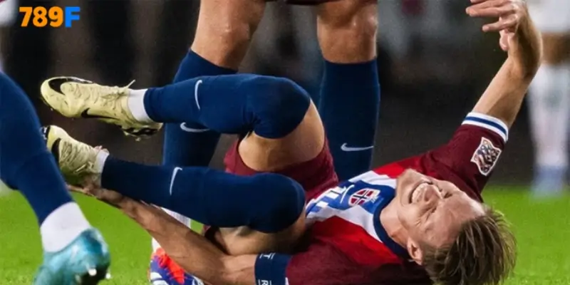 Odegaard đã phải rời sân ngay từ phút thứ 27 ở trận đấu giữa Na Uy với Áo trong khuôn khổ UEFA Nations League Odegaard đã phải rời sân ngay từ phút thứ 27 ở trận đấu giữa Na Uy với Áo trong khuôn khổ UEFA Nations League