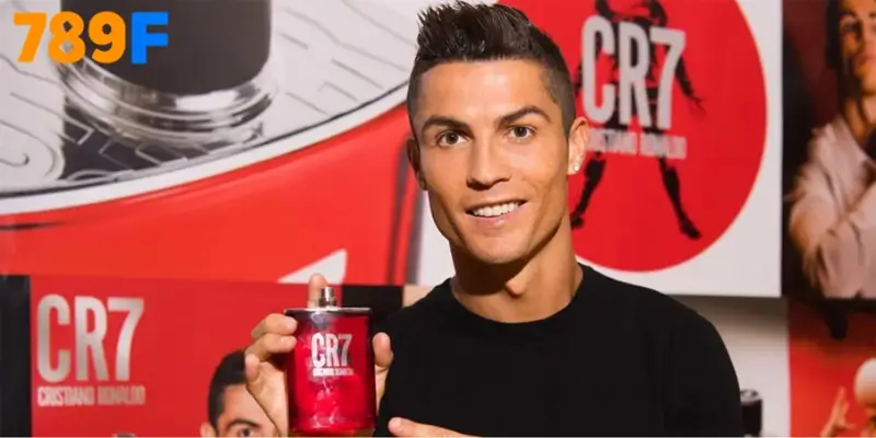 Martinez hồi phục chấn thương, MU thở phào sau cơn ác mộng 3 Ronaldo quảng bá thương hiệu nước hoa CR7 – từ cầu thủ đến tỷ phú toàn cầu