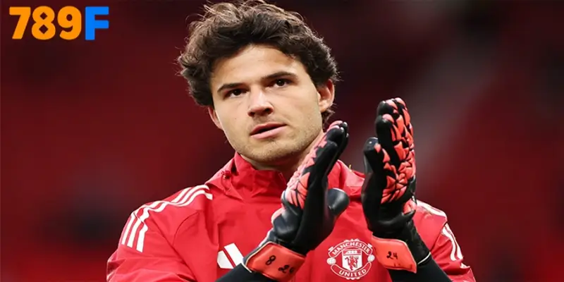 Senne Lammens ra mắt trong màu áo MU – niềm hy vọng mới nơi khung gỗ Old Trafford Senne Lammens ra mắt trong màu áo MU – niềm hy vọng mới nơi khung gỗ Old Trafford