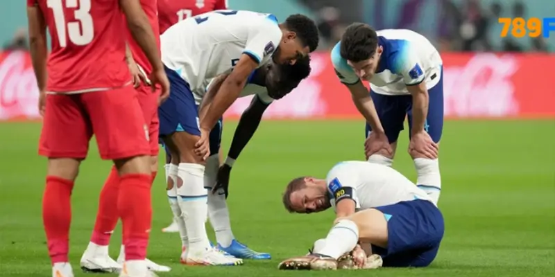 Tuyển Anh lo ngại trước chấn thương của Harry Kane Tuyển Anh lo ngại trước chấn thương của Harry Kane